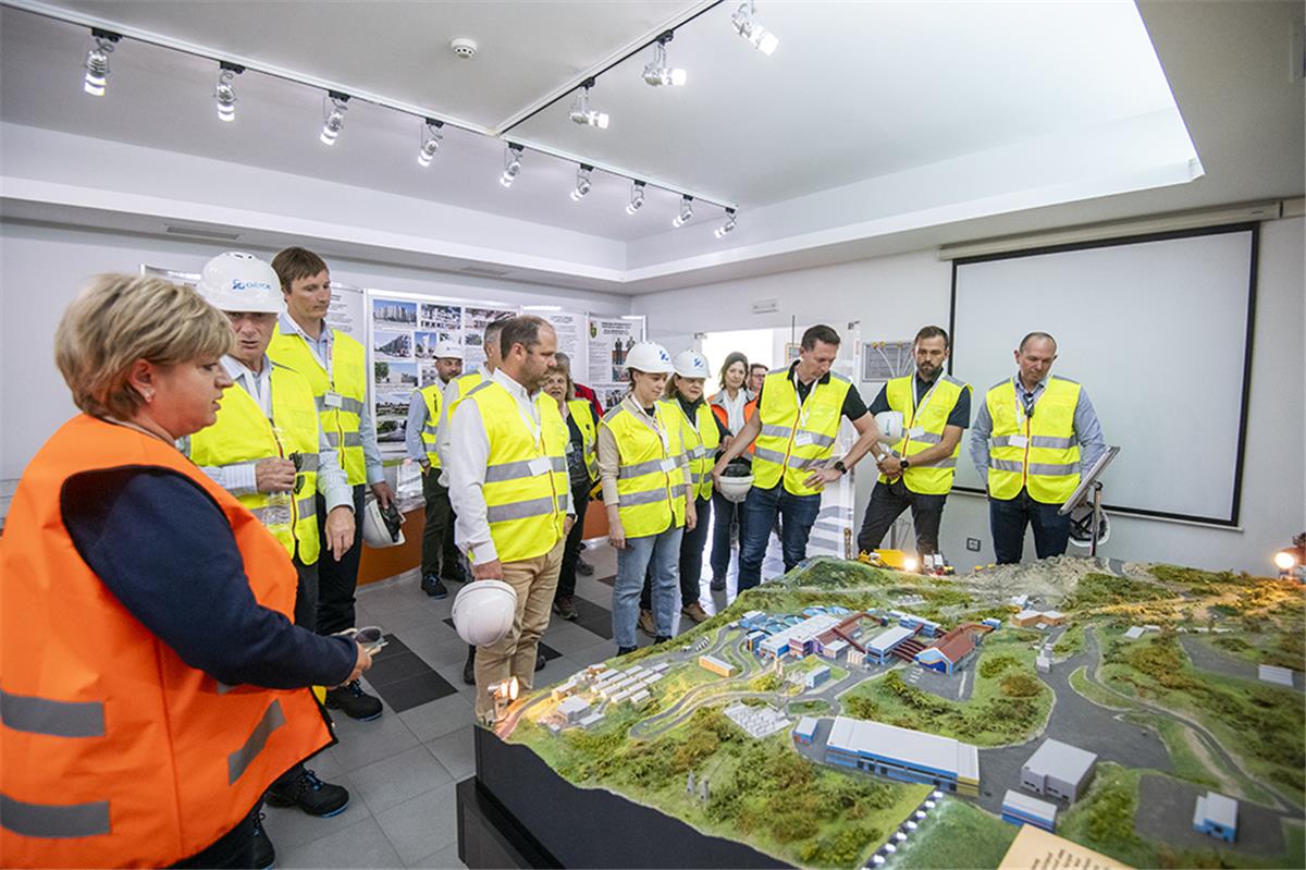 11 топ мениджъри от Orica посетиха „Асарел-Медет“