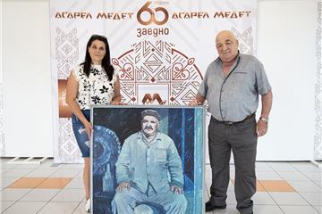 Семейството, което прегърна отново своя баща и дядо